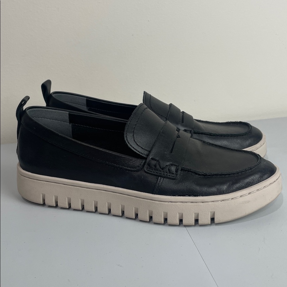 Vionic Uptown Black Leather Loafer 6 1/2